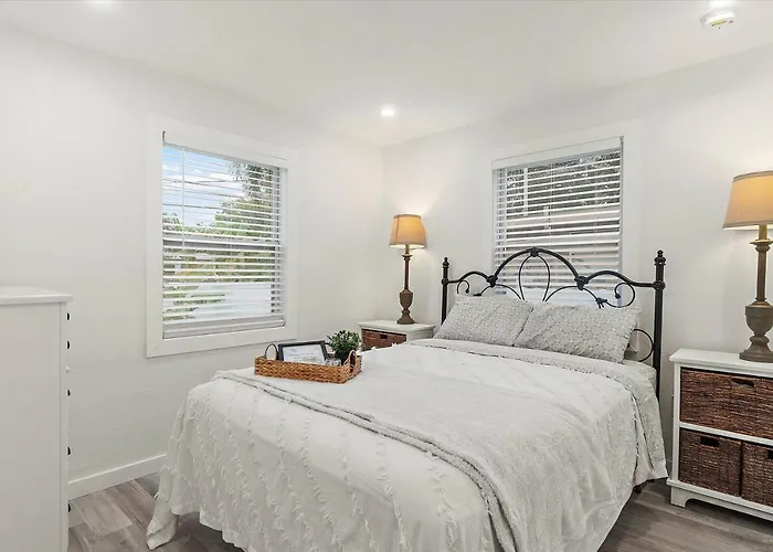 Quaint Gulfport Beach Bungalow